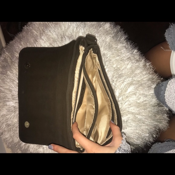 IZZY & ALI small purse with chain strap - Picture 4 of 5